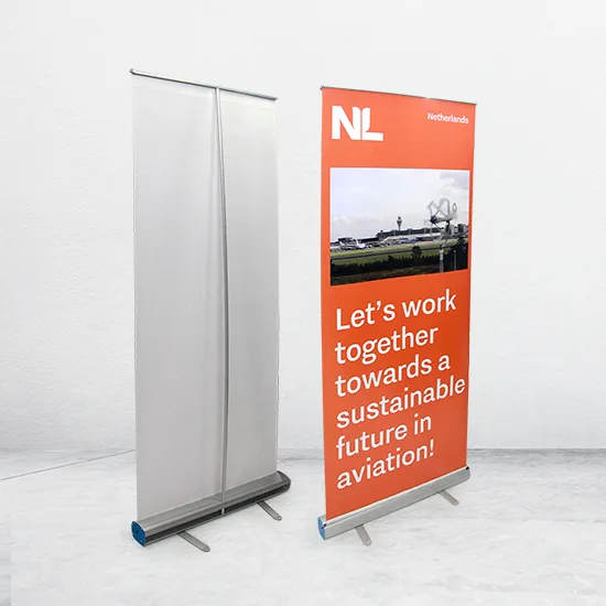 Display Promosi — Roll Banner